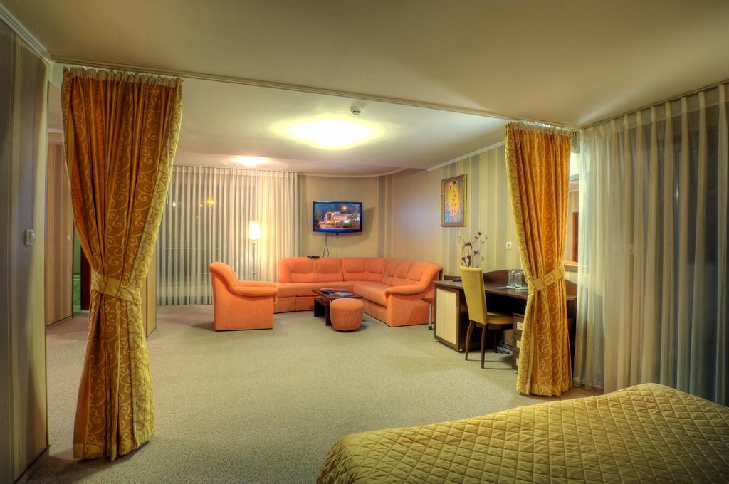 Luxor Hotel Smolyan Exterior photo
